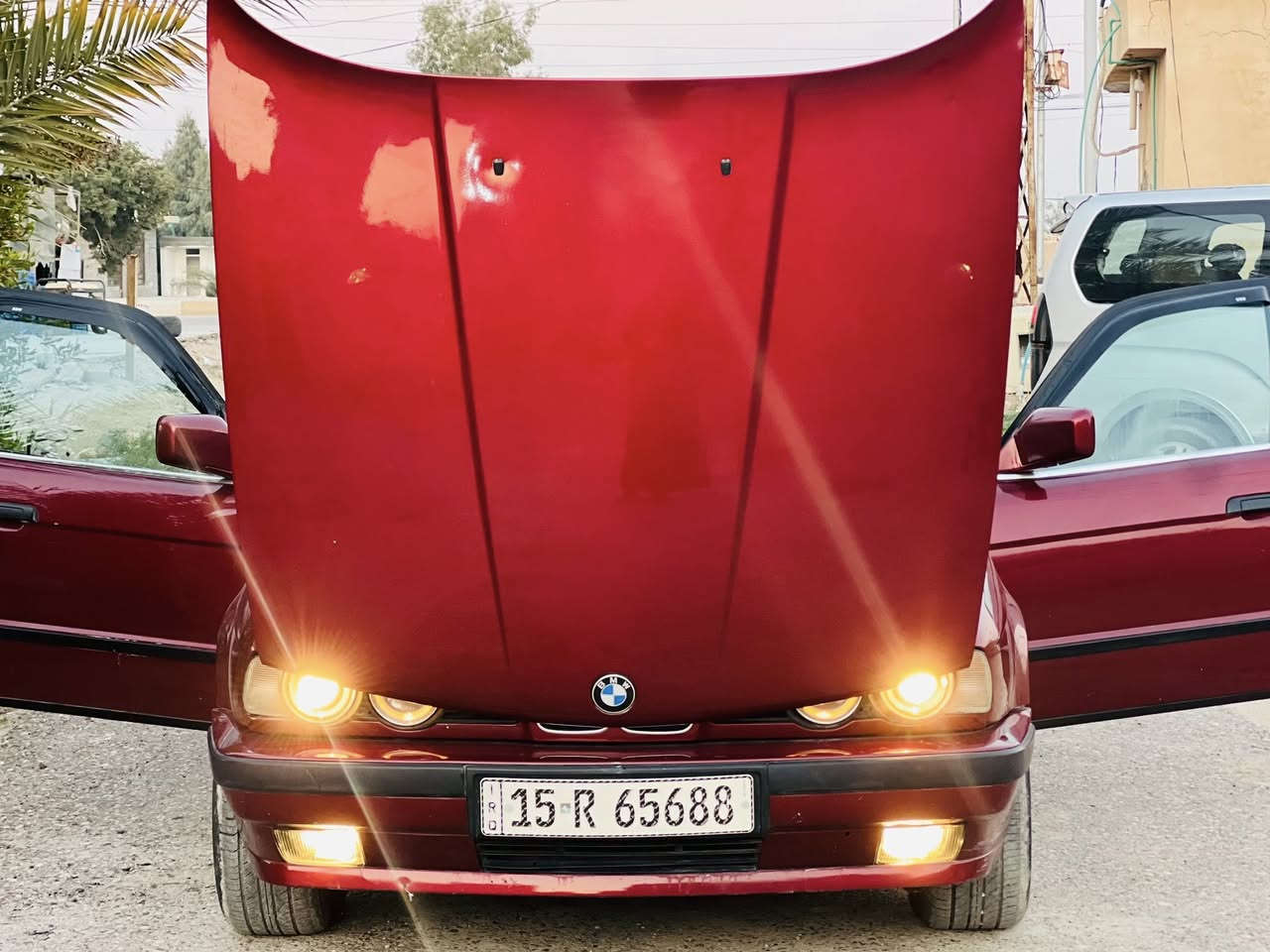 سلام عليكم للبيع او مراوس 525  موديل 1990محرك مسكر كير اوتو سياره جاهزه من كلشي شرط تحويل *********** السعر 70 وبيها مجال تجي تشوف وتدلل
