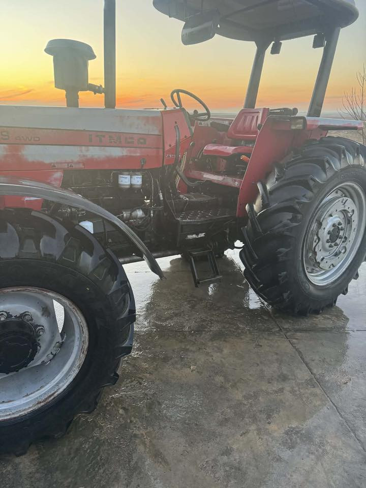 تراکتۆر 6 پستن مۆدێل 2013 رەقەم و سەنەویە
لە هەولێر
***********
***********
