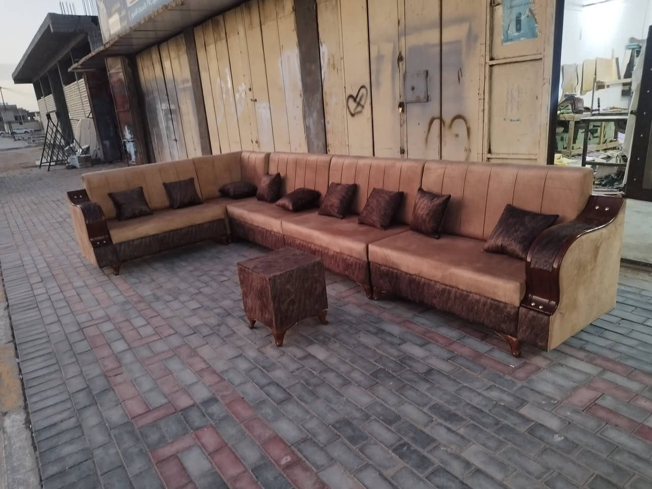 ديوان 9 مقاعد 
6.5م شغل درجه اولى 
بلوك اسود / خشب روسي 
مع هديه طبله +9كوشات 
السعر 350
العنوان / كربلاء حي الوفاء قرب ماركت الخليل


**إذا كنت صاحب هذا الإعلان وتريد حذفه لأي سبب، رجاءا أرسل رسالة إلى الدعم الفني**