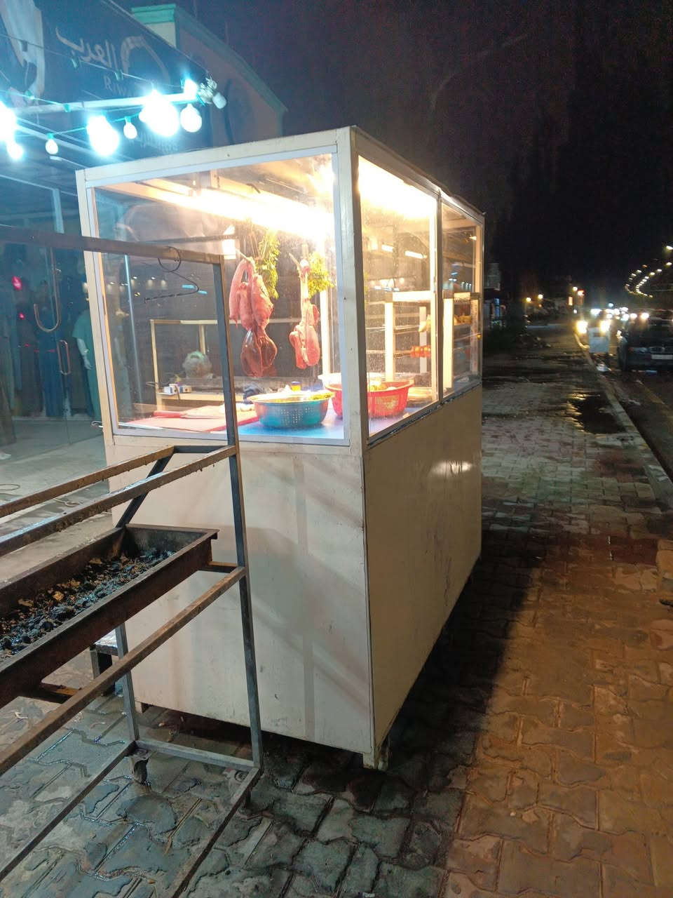 السلام عليكم غراظ مطعم للبيع السعر بل يرظي الله ***********
