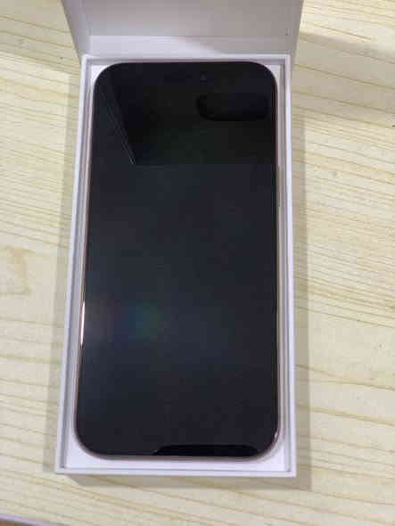 سلام عليكم ايفون 16 برو ماكس شرق اوسط صار شهرين ماخذه ذاكره 256بطاريه 100 مشحون 50مره مراوس وبيع مراوس بايفون 17 وبيع خاص متواجد فيسبوك ورقم
 ديوانيه حي الفرات.  ***********
