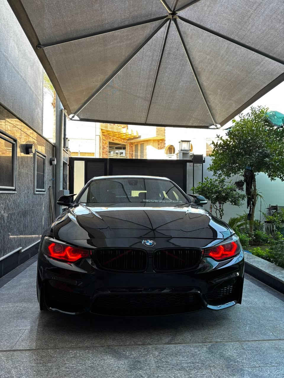 السلام عليكم للبيع أو مراوس 
Bmw 430i bodykit m4 2017 
محرك b48 المرغوب 
حادث السيارة بنيد فقط بدون دواخل بدون ايرباك
الصبغ 3 قطع التحديث m4 
مكينة وكير وحدادية وتبريد مكفولات وحتى ضمان انطي بيهن 
فول مواصفات (فتحة،كشنات كهرباء،خزن ميموري،رادار امامي،حساسات امامي + خلفي،لايت داينمك يرتفع وينزل،قطعتين تبريد،مري قلاب،شفتات ستيرن)بعد هواي مواصفات البي ام معروفة وهواي 
مكان السيارة بغداد الغدير ساحة ميسلون 
*********** رقم الهاتف
السعر مناسب 188 ورقة وبيها مجال بسيط 
ملاحظة السيارة كامله من ناحية الكماليات دفيوزر خلفي m تبات m دوس m لحاية دوس m كفرات m
