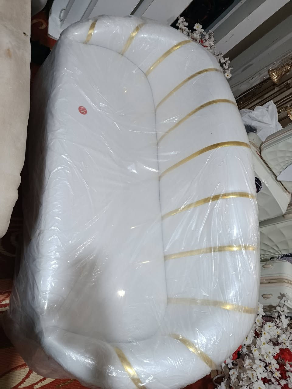 شازلونه جديده مغلفه نايلون جلاتين سعرهه ١٥٠ توصيل داخل العماره
***********
