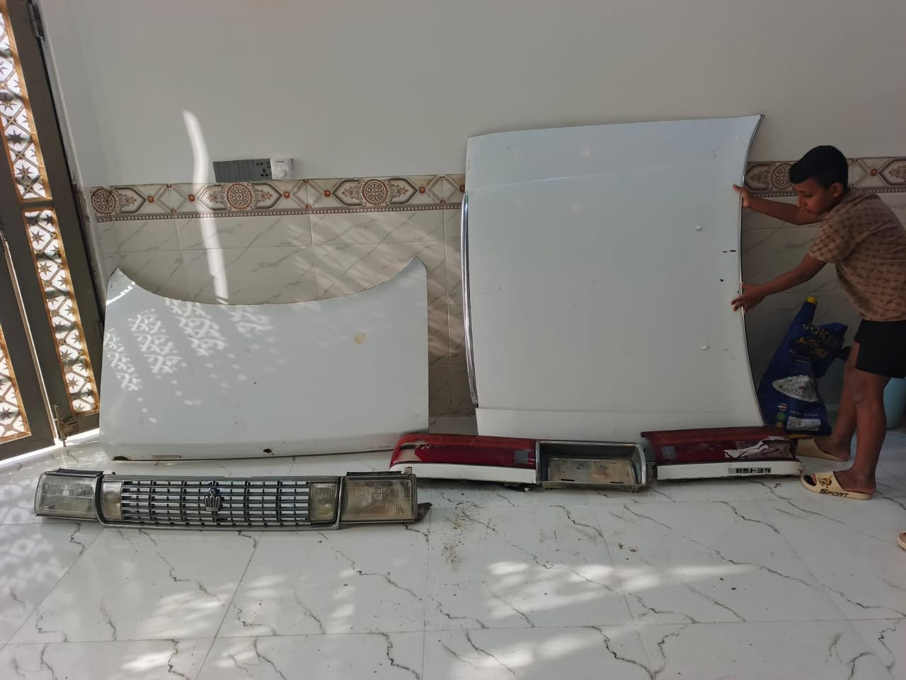 متوفر اغراض هارترب للبيع سستم كامل اربع بيبان واثنين جاملغات وبنيد وقبق جنطة وعاميات اماميه وخلفيه ولايتات وبك لايتات وشباك ودركة استيرن وبسعر مناسب جدا
***********
