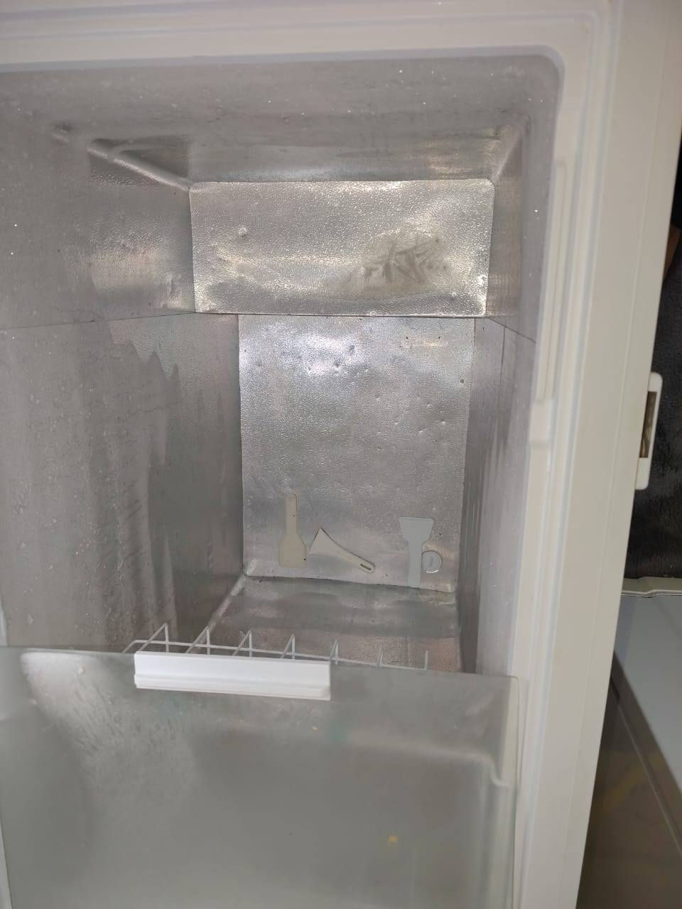 السلام عليكم مجمده للبيع صغيره عرض متر نظيفه استخدام قليل ع وضع الشركه نوع جبسون الي يريدها مكاني حي الجهاد السعر ب250 وبيها مجال للطيبين.


**إذا كنت صاحب هذا الإعلان وتريد حذفه لأي سبب، رجاءا أرسل رسالة إلى الدعم الفني**