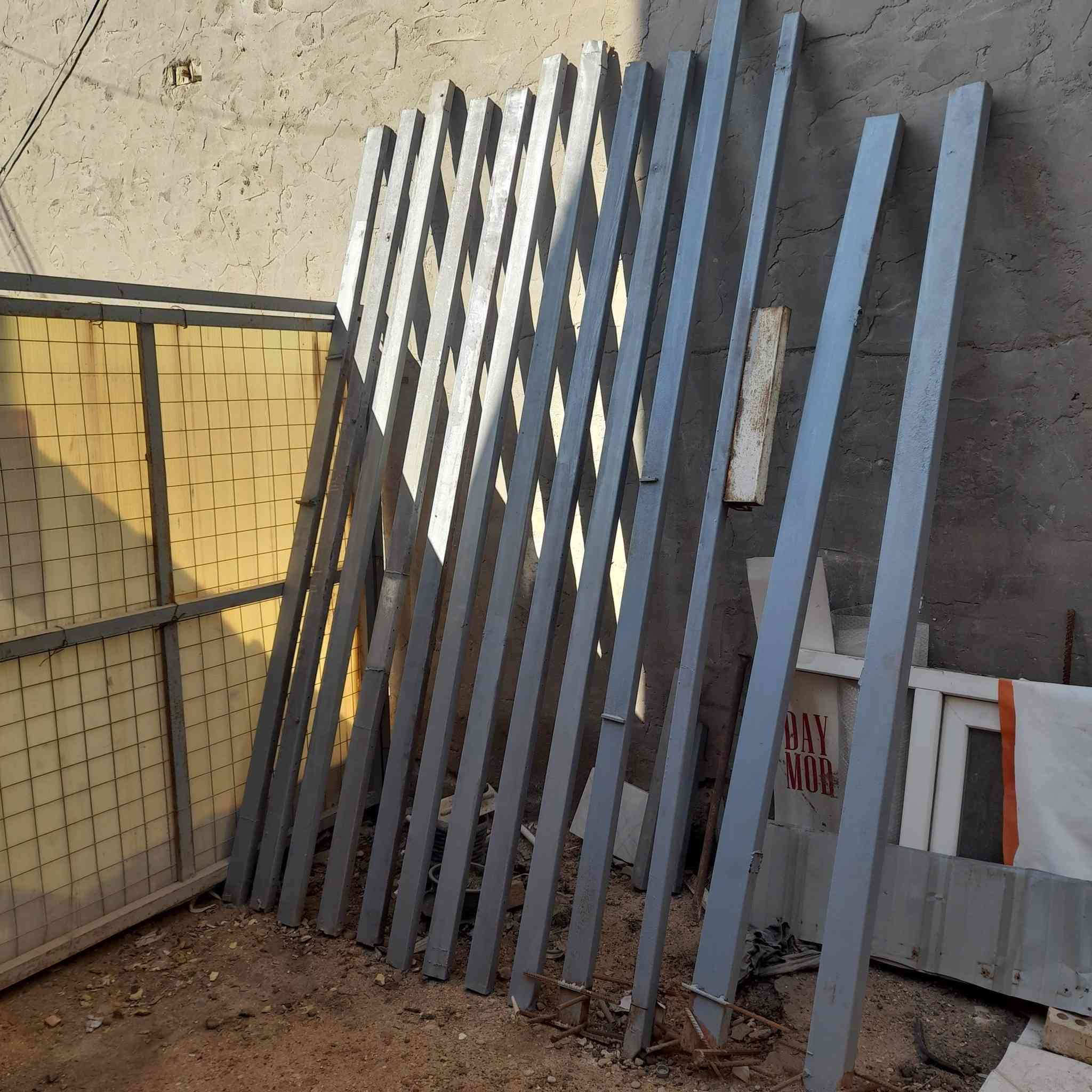 بوري وكيربي للبيع عدد البوري ١٣ والكيربي عدد ٦ بغداد حي الجامعه  ***********
