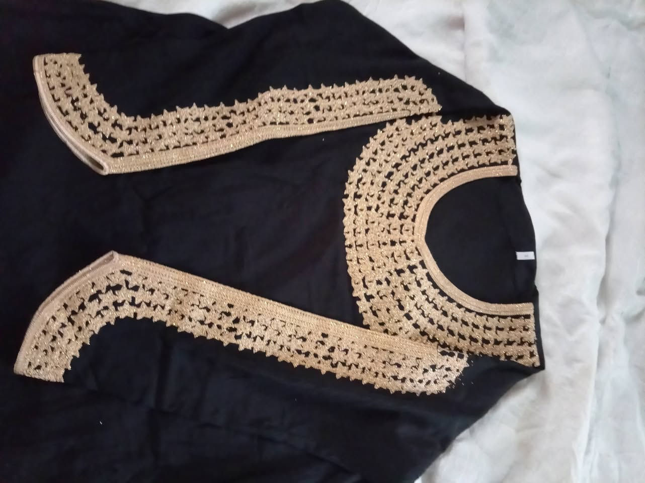 دشداشه كشمير الأصلي ايطالي سعر 10الف كميه محدودة سعرهه جوه السوك توصيل مجاني داخل المسيب الطلب مراسلت الصفحه أو ***********
