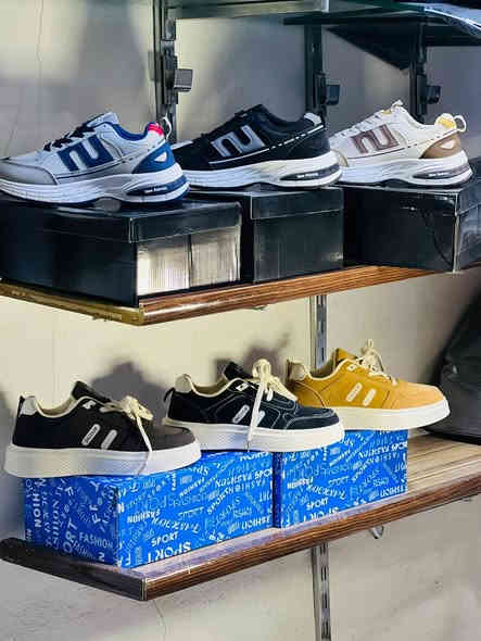 وصول بضاعة جديدة مدني احذية من احدث المركات احذية مشكل كار وطيب بعدهن زيروو العنوان المحل التجاري جنوب الموصل قرية السفينة مجمع المحلات ***********
كمية تكفي قاطعنة وقاطع السبعاويين
