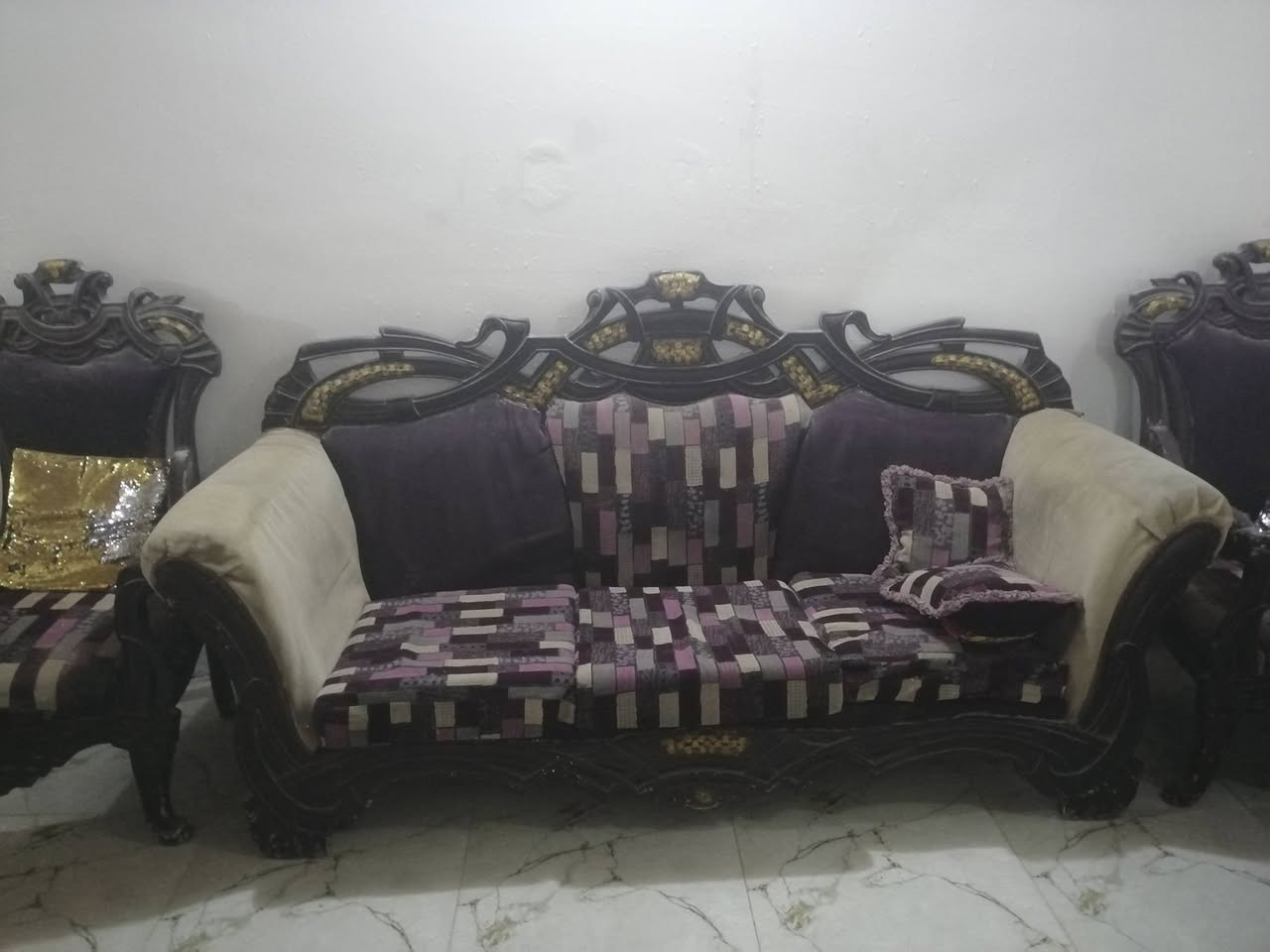 غراض للبيع كلمن وسعر استفسار تصل على رقم *********** او *********** واتساب بي العنوان النجف قضاء المناذره
