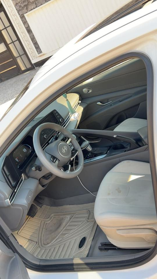 إسلام وعليكم الانتره 2024خليجيه فول مواصفات مكفوله كفاله عامه عد تكحيله بل باب الخلفي السياره ماشيه 57الف بعدها وكاله ترحيب ذاتي مري شفط شاشه تبريد خلفي بصمتين بك لايت LEDفتحه سقف السياره بعدها جديده السياره مال اقساط صاحبها موضف يسويلك وكاله ثاني يوم وبعدلها سنه ونص تنفك 
مكاني بغداد $170وبيها مجال بسيط 
***********
