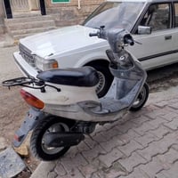 للبيع دراجة يوماها تسع زروف فحل مكينة مامفتوحه أوراق كهربائيات شغاله س...