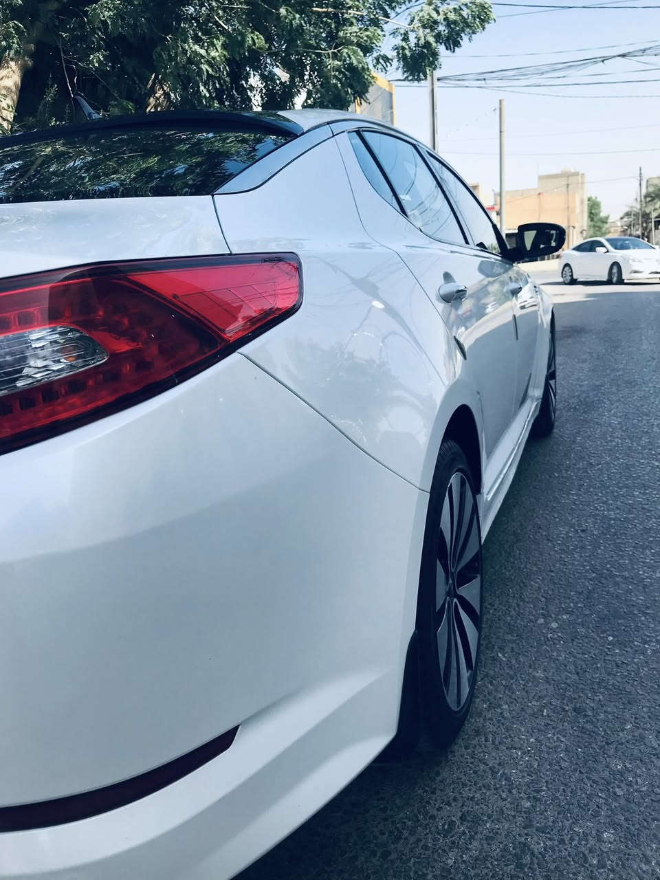 سلام عليكم. كيا اوبتما 2013  مكفوله

فول مواصفات

محرك 2400

 رقم اربيل  باسم شركة جوهرة البخيت تحويل 

***المواصفات***

بانوراما 

مراية تعتيم 

بصمه تشغيل وابواب 

لد نهاري امامي خلفي

كشن كهرباء + ذاكرة خزن ميموري

كشنات جلد

تحكم فول

حساس خلفي

شاشه كبيره وكامرا

شفتات بلستيرن

مثبت سرعه 

دبل اكزوز  صالنصة 

ويل 18 كروم

سياره كفاله عامه ماعدا بارد قليل بلجاملغ الامامي جهة السايق 

مكاني النجف الاشرف 
السعر 137
الاتصال على الرقم ***********
