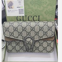 جلد طبيعي • ماركات عالمية • اكسسوارات شخصية