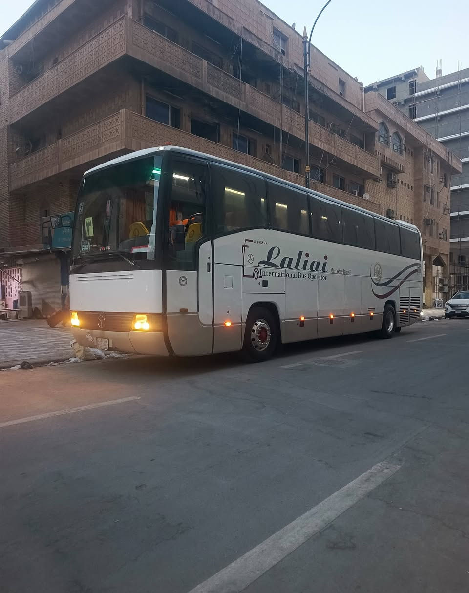 سلام عليكم للبيع باص 404عاليه سياره جاهزه للعمل بيع اومراوس
***********

***********
