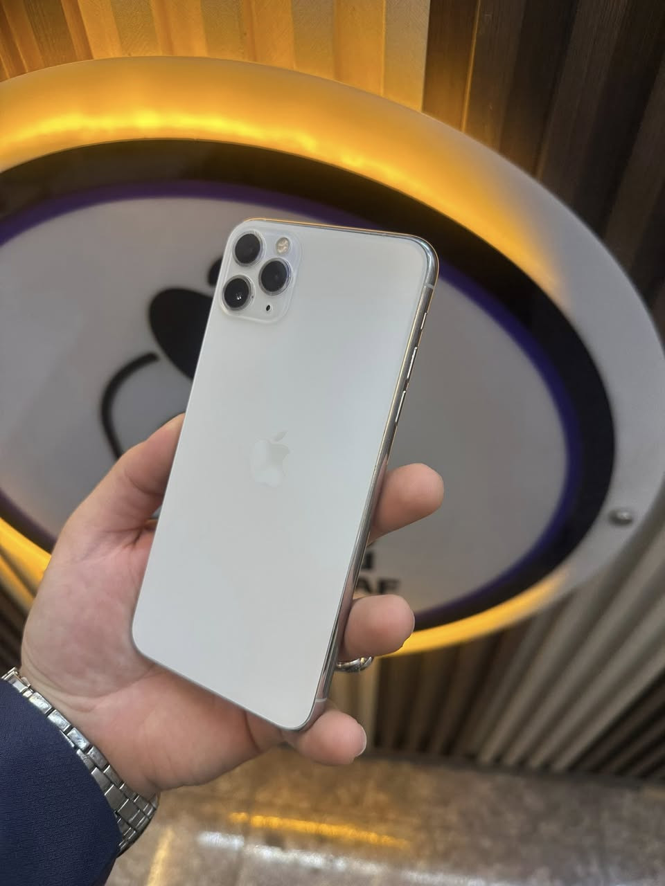 11 برو ماكس ٢٥٦ ب ٢٣٥ بيه مجال حك الجيه مكاني النجف ***********
