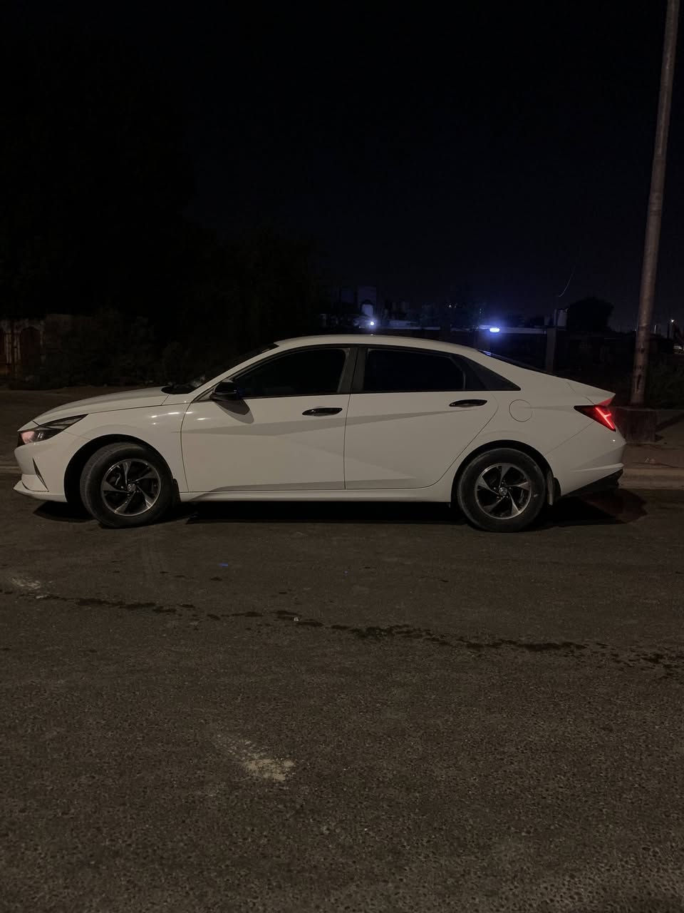 هيونداي النترا موديل 2022 وارد خليجي ماشية 36 الف رقم اربيل باسم شركة التحويل و الوكالة مضمونة 
محرك 1.6 تنفس طبيعي السيارة ما ناقصها شي 
تايرات جديدة و باتري جديد وقبل شهر بدلت دهن احسن نوعية لوكومولي لتر ب18 الف شاد الها منضومة لد داخلي وبگ لايت لد و العادي ثنينهن عندي يعني وياها اربعة بك لايتات ومسطرة صندوك لد و بيها حساسات خلفية و شاشة تدعم كار بلي وكامرة خلفية  
بيها صبغ باب السايق و جاملغ امامي 
وبيها بارد باب خلفي عكس السايق وكارت  اثر شخط وصلحتها بنفسي .
السعر 140 قابل للتفاوض


**إذا كنت صاحب هذا الإعلان وتريد حذفه لأي سبب، رجاءا أرسل رسالة إلى الدعم الفني**