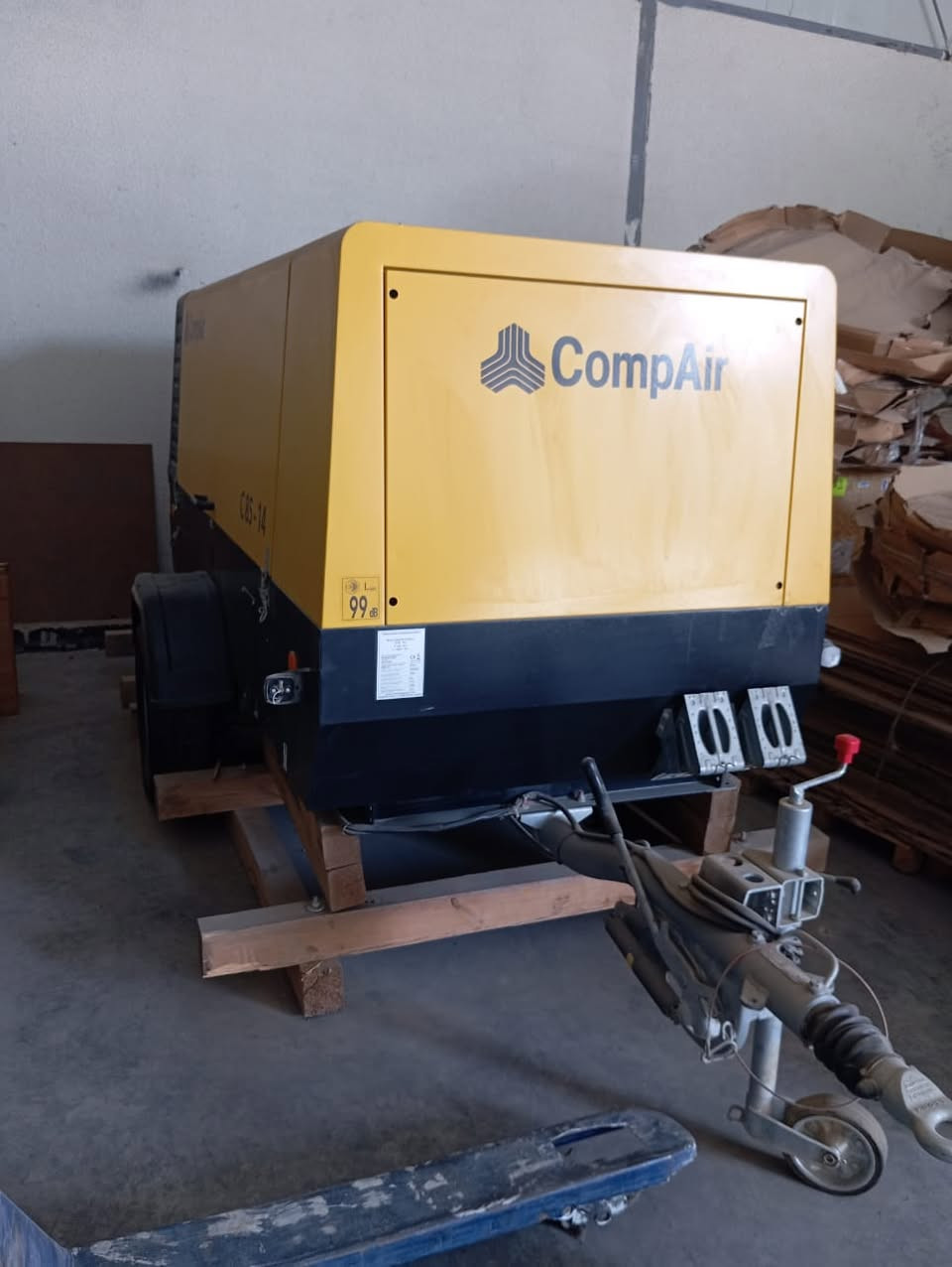 متوفر الان في مخازن شركتنا   CompAir 💪💪 

كومبريسر هواء C-85 

المواصفات :

1️⃣ ضغط الهواء 14 بار 

2️⃣ كمية الهواء 8.5 متر مكعب بالدقيقة 

3️⃣الجهاز جديد غير مستعمل ( زيرو )

4️⃣مناسب جدا للعمل في البيئات الصعبة و الظروف القاسية 

 

للاستفسار اكثر يرجى الاتصال على الرقم ***********
