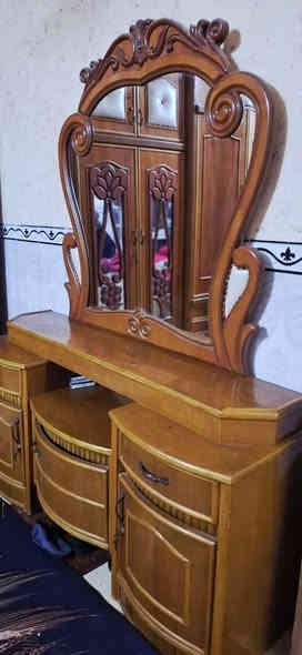 غرفة النوم تسكام نضيفه شخط مابيها نضافتها ١٠٠%١٠٠ كلفتنه ٤ملايين رايديها مليون وسبعمائة ١،٧٠٠  العنوان كربلاء حي المجتبى قرب فلكة الثورة اذا مو شراي لا تتصل ولا تعامل رجاءً
للإتصال ***********
