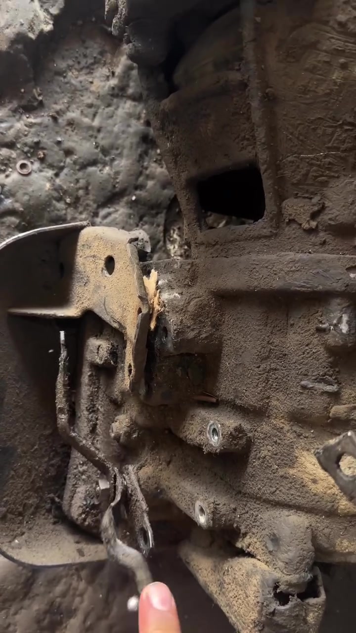 مكينه شغاله  داينما شغاله كير شغال 
***********
