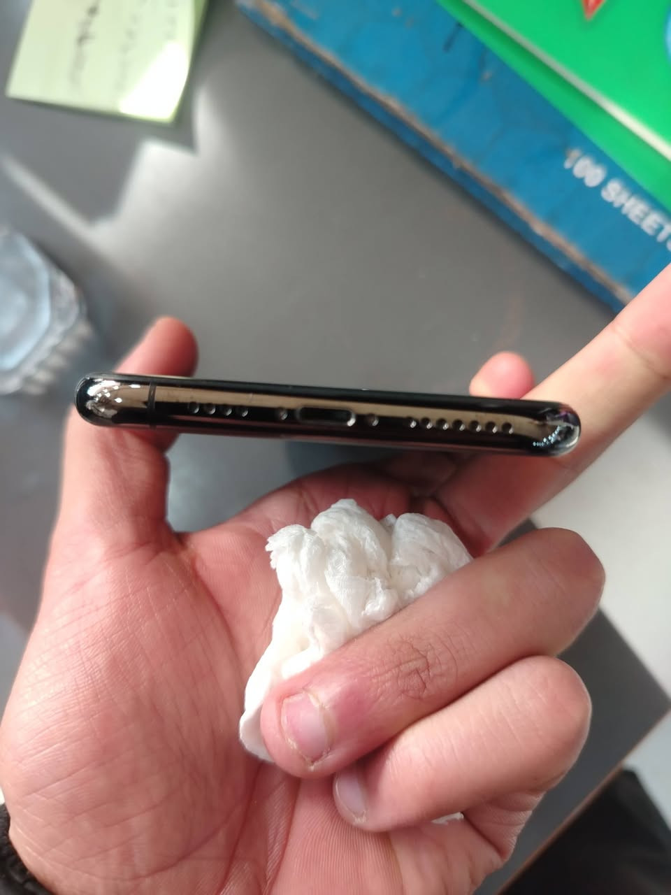 سلام عليكم
ايفون 11 برو ماكس مامفتوح ذاكرة 64دبل سيم بطارية 74
بي فقط طخه بالشاشة من فوك مطلوب 325 الرقم 
***********
