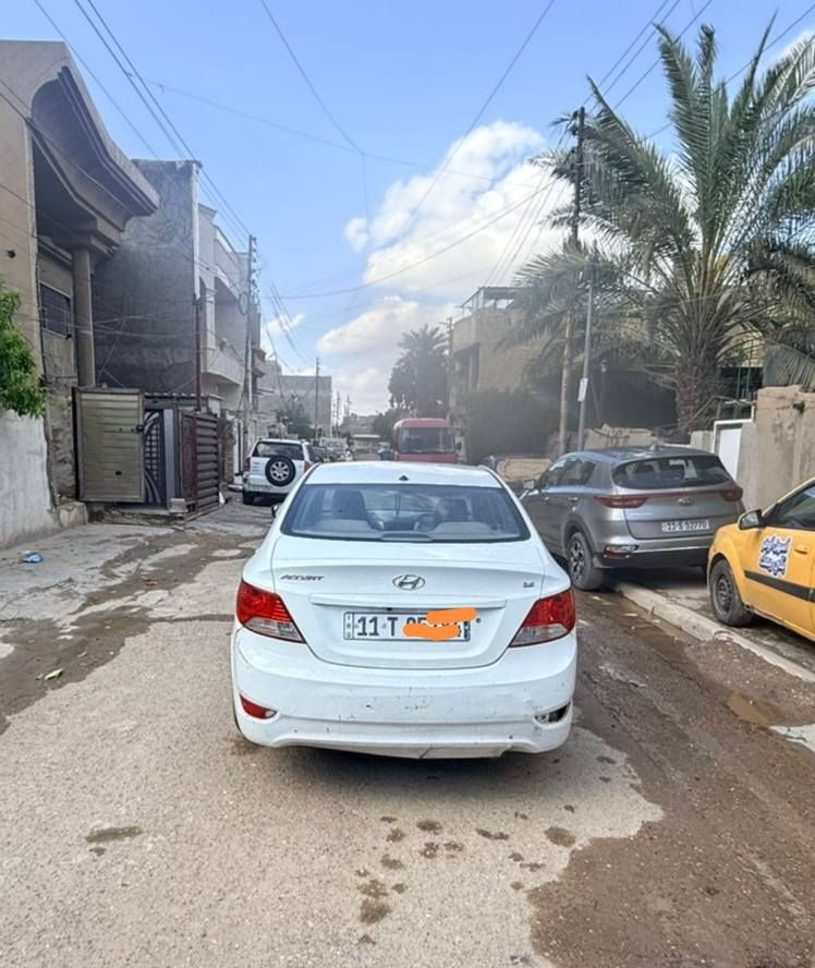 اكسنت خليجي 2015.. محرك 1.6 
سيارة بيها قطعتين بارد فقط بدون اي قطعة صبغ
مكانها الدورة ***********
السعر ٩٨ ورقة وبيها مجال بسيط
