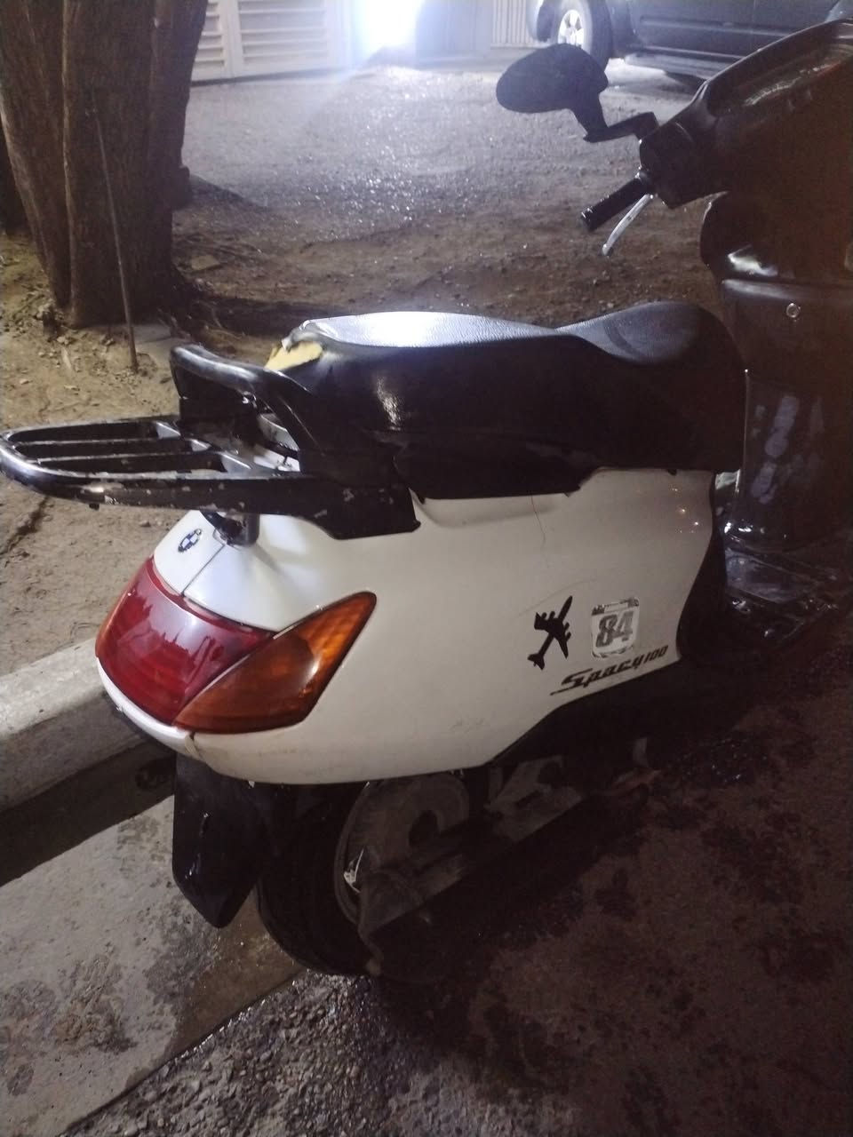 السلام عليكم دراجه سبيسي نقص باتري  قفل جنطه شغاله هندر لايت بريكات مرايات السعر 400بغداد ***********
