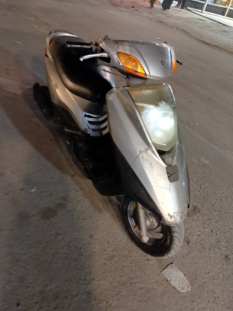 السلام عليكم اخوان بريز لايت ناصي مكينه ناعمه مامفوحه شلعه معدل فول لاتنقيص ولاتبخير مكفولة كهرباء كله تستغل لايت اشاير يسره يمنه بريكات تايرات جديد دبلات طسته حلوه بيه منفيس 350 شراي اتصل واتساب مفتوح ***********
