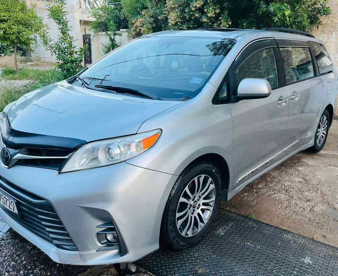 تويوتا سينا 2019 للبيع سياره باسمي 
رقم بغداد انكليزي 
ضررها جاملغ خلفي والجنطة بدون ايرباك 
سعر 195 وبيها مجال 
***********
