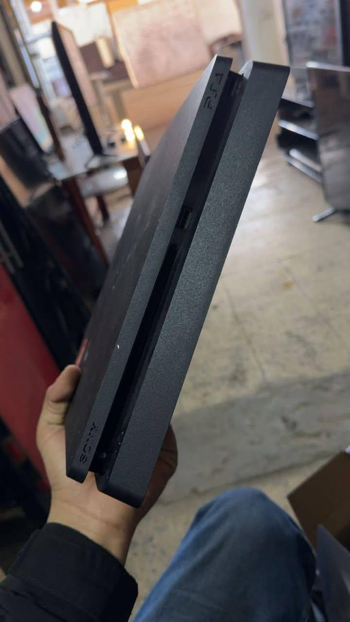 بلي 4 سلم مهكر
بي 9 لعبات فيفا 26 ودرايفر وبيس 26 واله الحرب وماين كرافت واكو العاب مااعرفهن للبيع ب325 مكاني بغداد الامين الثانية 
رقمي ***********
