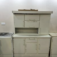 كاونتر البيع السعر 350 جديد لاستعمال فتره قليله 07816914200