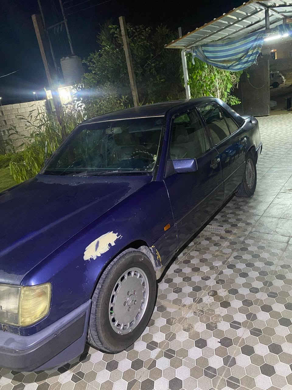 سلام عليكم حبايب مارسيدس البيع لمكان رمادي موديل 91 رقم ***********
