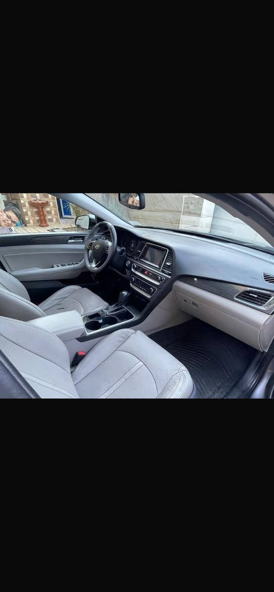 سوناتا 2018 فول مواصفات 1/1 رقم ميسان مشروع وطني سنويه جديده فتحه بصمه كشنات جلد تبريد وتدفئة بلكشن تبريد خلفي شاشه  كاميرا حساسات مكينه 2400مامفتوحه سياره جاهزه مكينه كير تبريد حداده تخم تاير كهربائيات كامله بجم كبس حادثه خلفي صور الحادث بلمنشور السعر 128بي مجال بسيط مكاني ناصرية بيع فقط مكلف بلنشر للاستفسار هاذا رقم صاحب السيارة ***********
