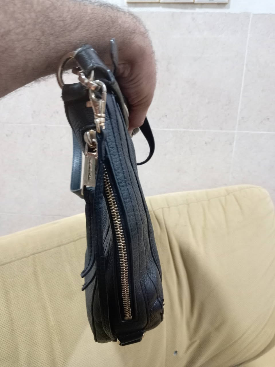 ميشيل كورس اورجينال. ختم وباركود


**إذا كنت صاحب هذا الإعلان وتريد حذفه لأي سبب، رجاءا أرسل رسالة إلى الدعم الفني**