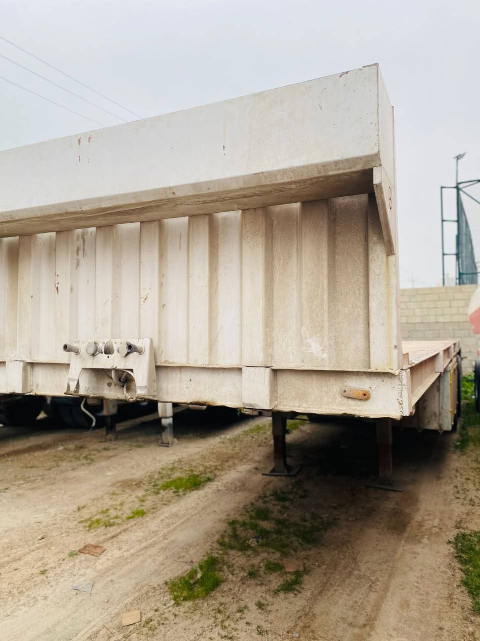 السلام عليكم 

للبيع عربانه فلات 

4 دناكير دبل تاير

نوع الدناكير:صيني مربع

طول العربانه:ونص.12متر 

العربانه موجود في معرض عادل 

عنوان كركوك مقابل جسر واحد حزيران 

سعر عربانه 70$ بي مجال قليل 

***********
