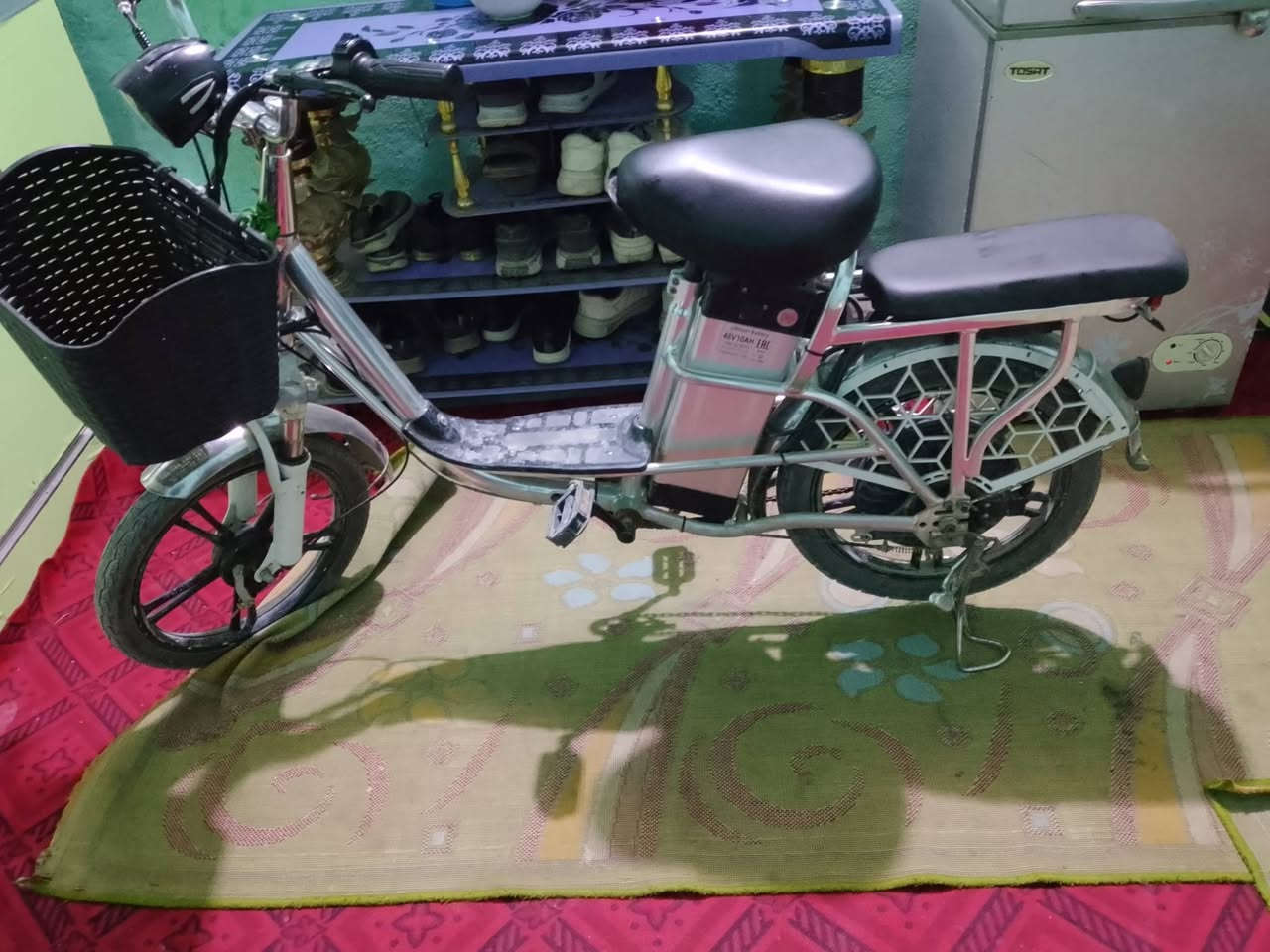 *********** السلام عليكم دراجه للبيع شحن سعرها 350 وبيها مجال
