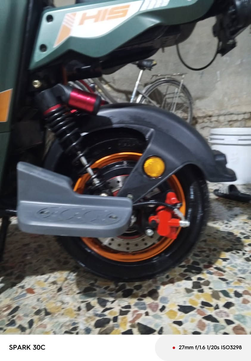 دراجة شحن للبيع ألدراجه نضيفة ما بيها أي نقص المواصفات
1سماعه بلوتوث 
2بريكات دسكات
3شاشة تحديد العطل
4تحتوي على 5بطاريات أصليات
5تشتغل على نظام البصمه ونضام الاسويج

العنوان/بغداد الشعله قطاع ألاول 
التواصل/***********
