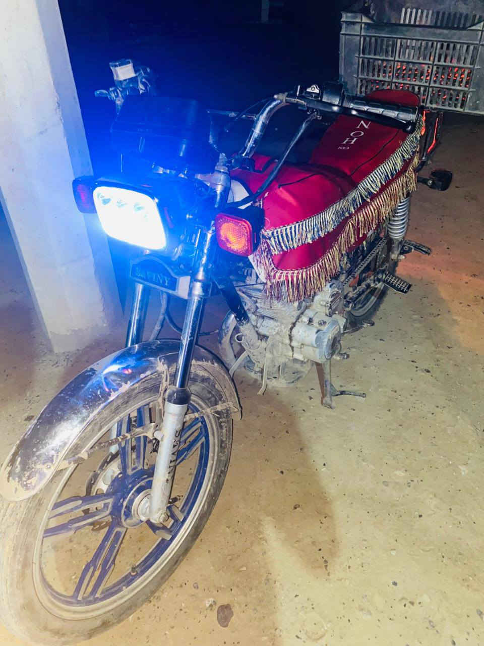 سلام عليكم
موطور للبيع السعر 300
المكان الحويجه قرية الحوائج 
الاتصال ***********
