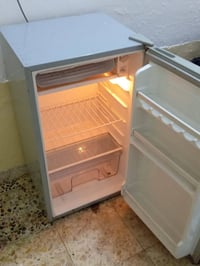 ثلاجه صغيرة • للفحص • مكاني الحر