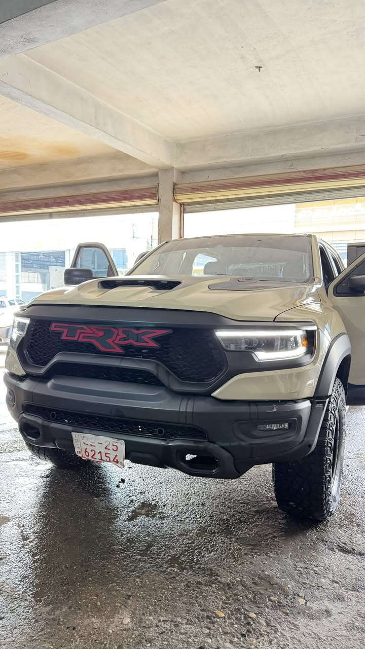 Ram 1500 2023 tradesmen 
محرك هيمي ٥.٧ 
فور ويل 4*4
سياره بدون دواخل بدون شواصي
ارباك پرده طاك و مرجع بيلادي
سياره ماشيه ٣٦.٠٠٠
سياره صبغ عام و تغير لون من ابيض الي بيجي
سعر ٢٥٥$ 
رقم ***********
رقم الشاصي مرفق ويا المنشور
