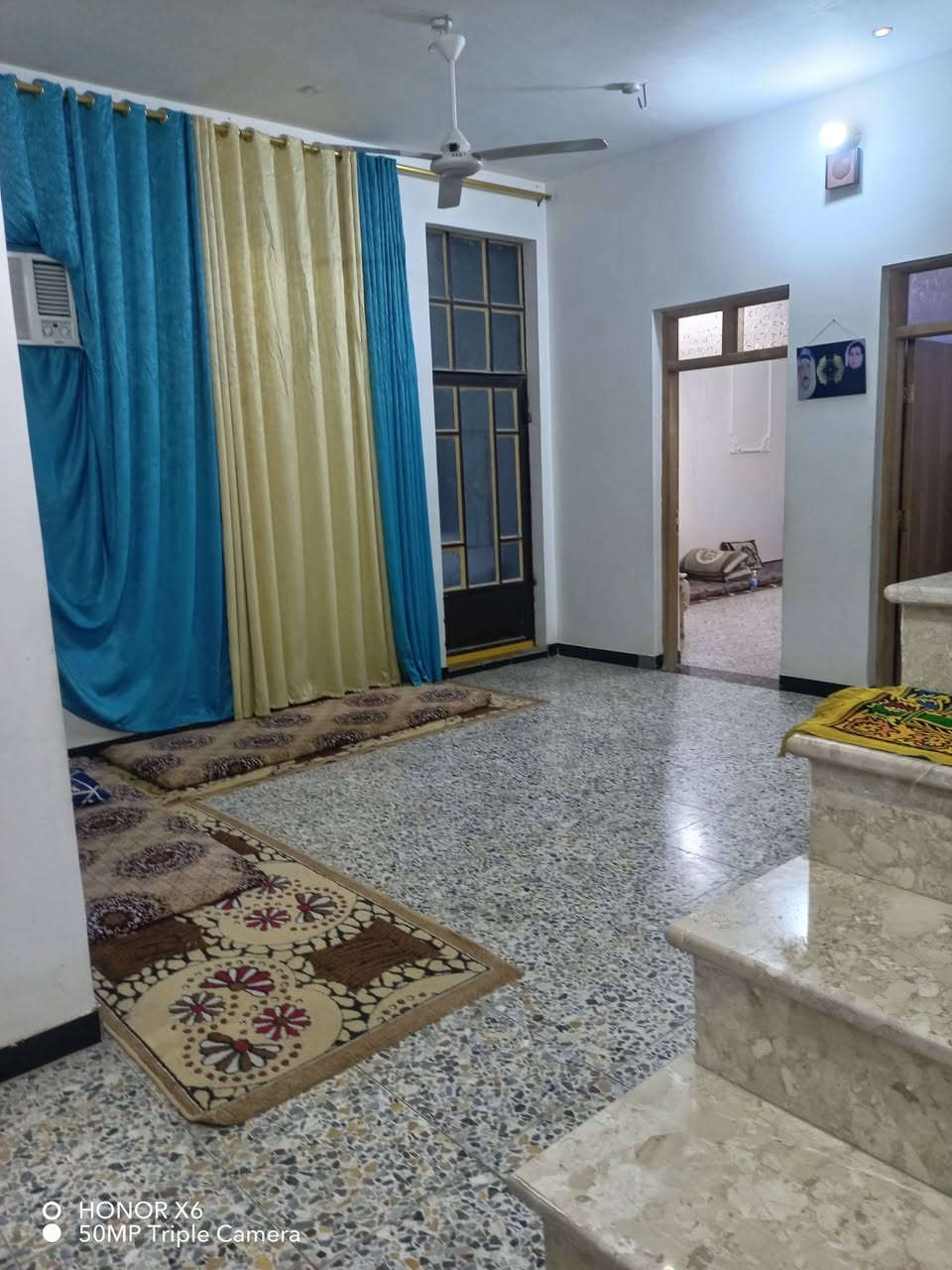 السلام عليكم بيت للبيع في حي الجغيفي الثانيه مساحه البيت 150 متر البيت قاطين البيت مجاور أسواق جنه يبعد عن شارع 12 / 100 متر تبليط مي كهرباء جاهز السكن وسعره مناسب الاستفسار ***********
