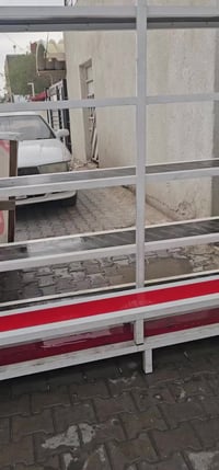 رفوف المنيوم • شبه جديد • بصره معقل