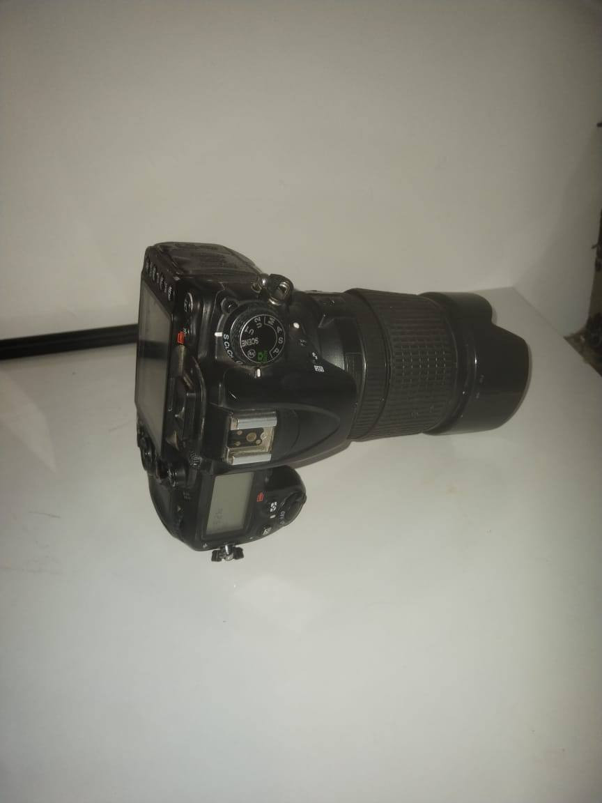 #كامره جديده للبيع نوعيه #Nikon تحتوي عل جنطه وبطاريه ‏ ***********‬‏ وشاحنه السعر 400. وبيهه مجال‏ حجمهه. #D7000
