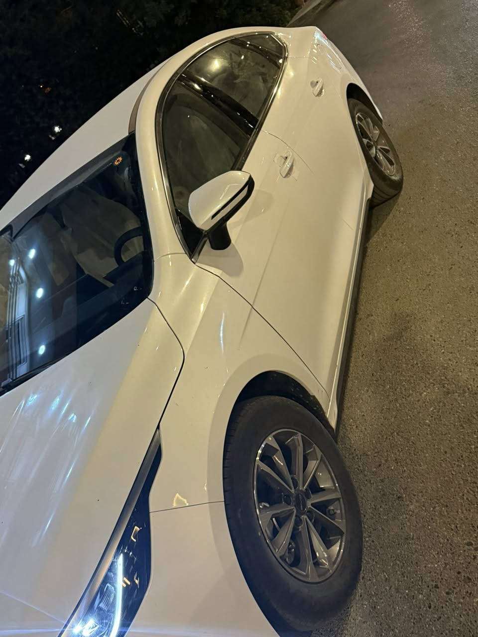 سلام عليكم بي واي دي دستروير مودي 25زيرو كامله كل ملحقاته لون اببض اكرر زيرو  مرقمة وجاهزه  سنويه ولوحات السعر 19100  لاتصال على الرقم *********** مكان السياره اليرموك الاربع شوارع مجاور نادي الترفيهي
