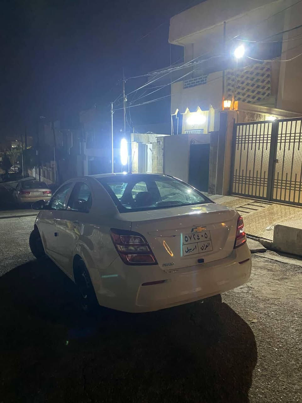 السلام عليكم 
للبيع شيفروليه افيو 
موديل ٢٠١٨
وارد خليجي بدون صبغ و لا تعديل
بيها ملاحظات كلش بسيطة
ماشية ١٣٠ الف كيلو متر 
مواصفات اعتيادية
كير اوتو و جام كهرب و كامرة و شاشة بال مراية
كير و مكينة شرط تحويل شرط
السعر ٨٦ ورقة و بيها مجال بسيط
للاستفسار *********** أربيل, العراق
