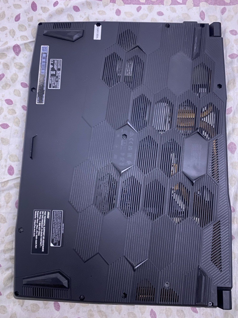 أعرض لابتوب MSI Crosshair 15 بمعالج Intel Core i7 من الجيل 11 وسرعة تصل إلى 2.30GHz. يتميز بذاكرة RAM تصل إلى 32 جيجابايت وقرص صلب بسعة 477 جيجابايت مع بطاقة رسومات 4 جيجابايت NVIDIA GeForce RTX. الجهاز في حالة جيدة جداً ومثالي للألعاب والبرامج الثقيلة.