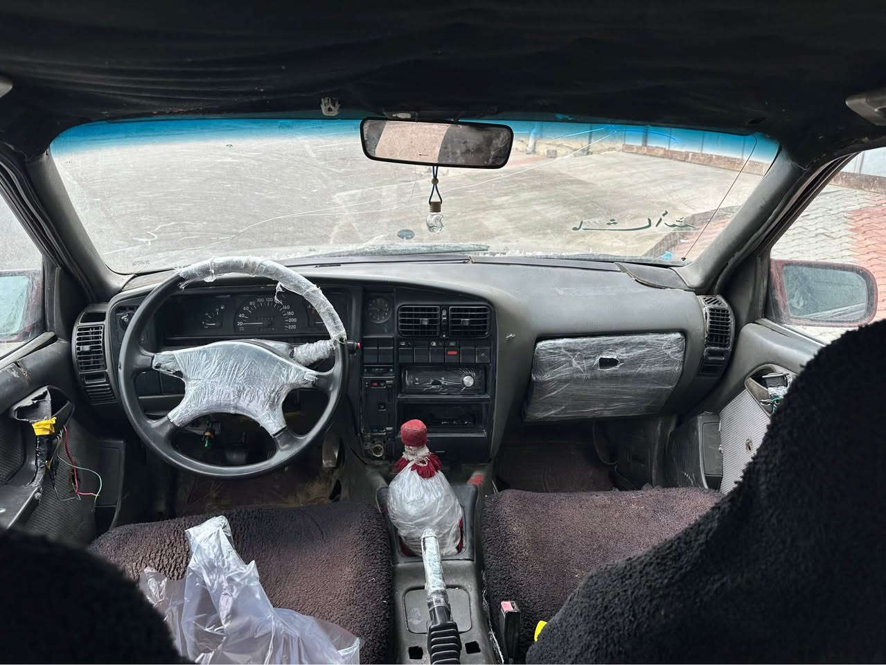 ئوپل ئوميگه بؤ فروشتن
***********
 مه كينه 20 مؤديل 1990
علوج علوج
گيرو مه كينه ي. به شه رت 
ئه كسلو ئينفلو به شه رت
ته قه و ره قه ي نييه. زؤر مه زبوته
سيعري 12گه لاو معامه لا. گؤرينه وه ش ده كه م  بله سه ر دل گرتنله سليمانيم*********** السليمانية, العراق
