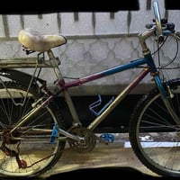 عندي بايسكل ياباني بنسونك يرادله يمكن تايرات لان متروك صاره فترة رايدة...