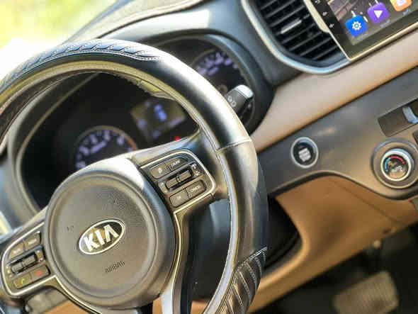 سبورتج 2018 خليجي
محرك 2000
لمتدد Gt 
ستيرن حرف D
تبريد قطعتين 
السياره جاهزه من كل شي
بعدها ع بلاد كير محرك بلاي مكفولات 
كشنات  جلد ومخمل حمصي
داخل السياره لو حمصي المرغوب 
شاشة وكاميرا 
وحساس امامي وخلفي 
رقم بغداد اضافه الرقم مميزززز
بدون صبغ 
بانوراما كامله ع جميع السياره
ثلاث انظمه قياده  
مود درايف 

السياره نظيفه 
السعر 190 بيهه مجال بسيط
مكانه بغداد  ***********
