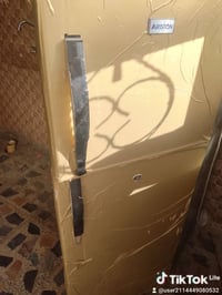 ثلاجه البيع شغاله كلشي مابيهه ب 100وبيهه مجال عنوان سبع قصور ‏‪0775927...