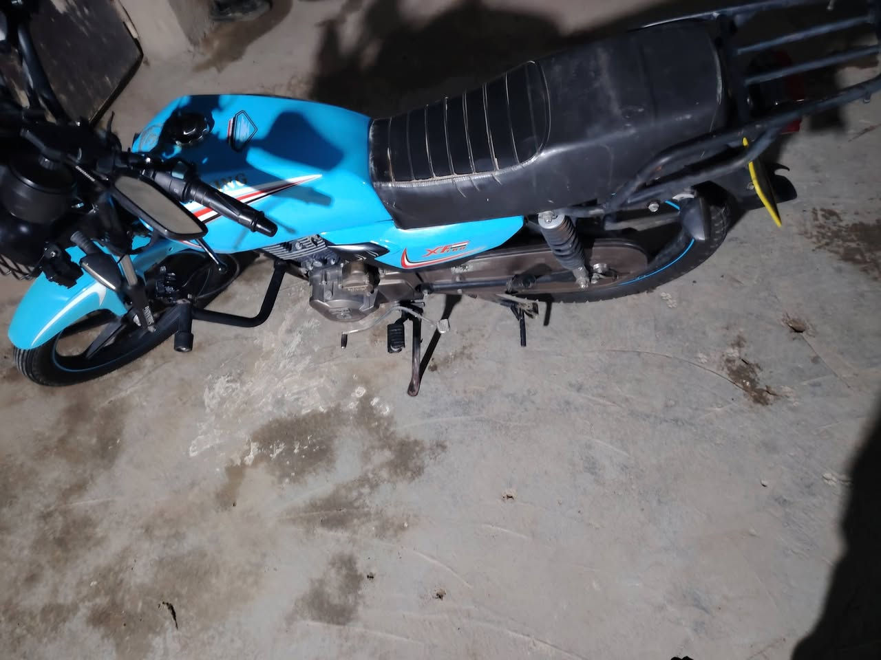 سلام عليكم للبيع شاينك موديل 23طالعه بـ 25 
مرقمه بغداد 
مكفوله من كلشي ولا تسألني شبيه نقص واكرر مكفوله من كلشي 
دراجه حلوه ونضيف 
كهربائية كامله من كلشي 
لوحات، 2 وسنويه 
سعر 1650وبيه مجال بسيط 
مكاني بغداد 
***********واتساب
